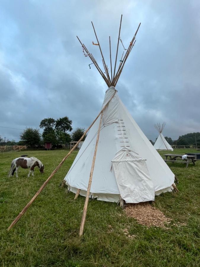 Terra-Tipike, Tipi A La Ferme Entre Terre Et Mer Trébry Dış mekan fotoğraf