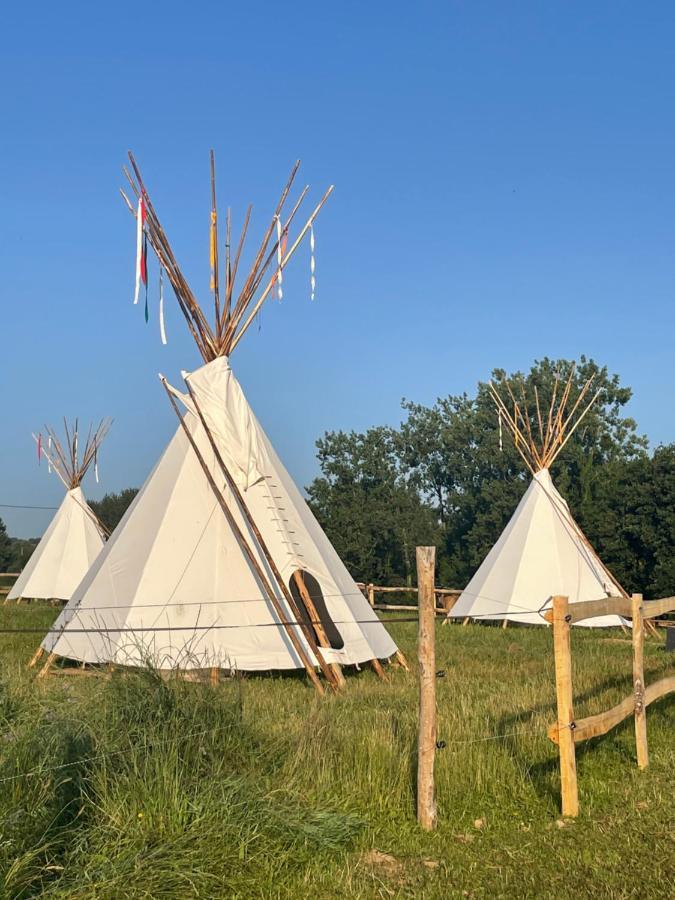Terra-Tipike, Tipi A La Ferme Entre Terre Et Mer Trébry Dış mekan fotoğraf