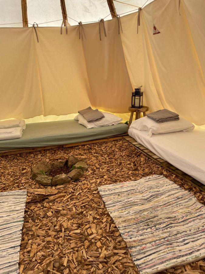Terra-Tipike, Tipi A La Ferme Entre Terre Et Mer Trébry Dış mekan fotoğraf